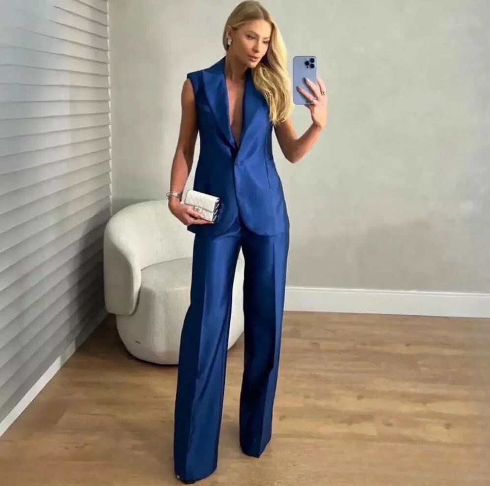 elegant set in premium quality satin