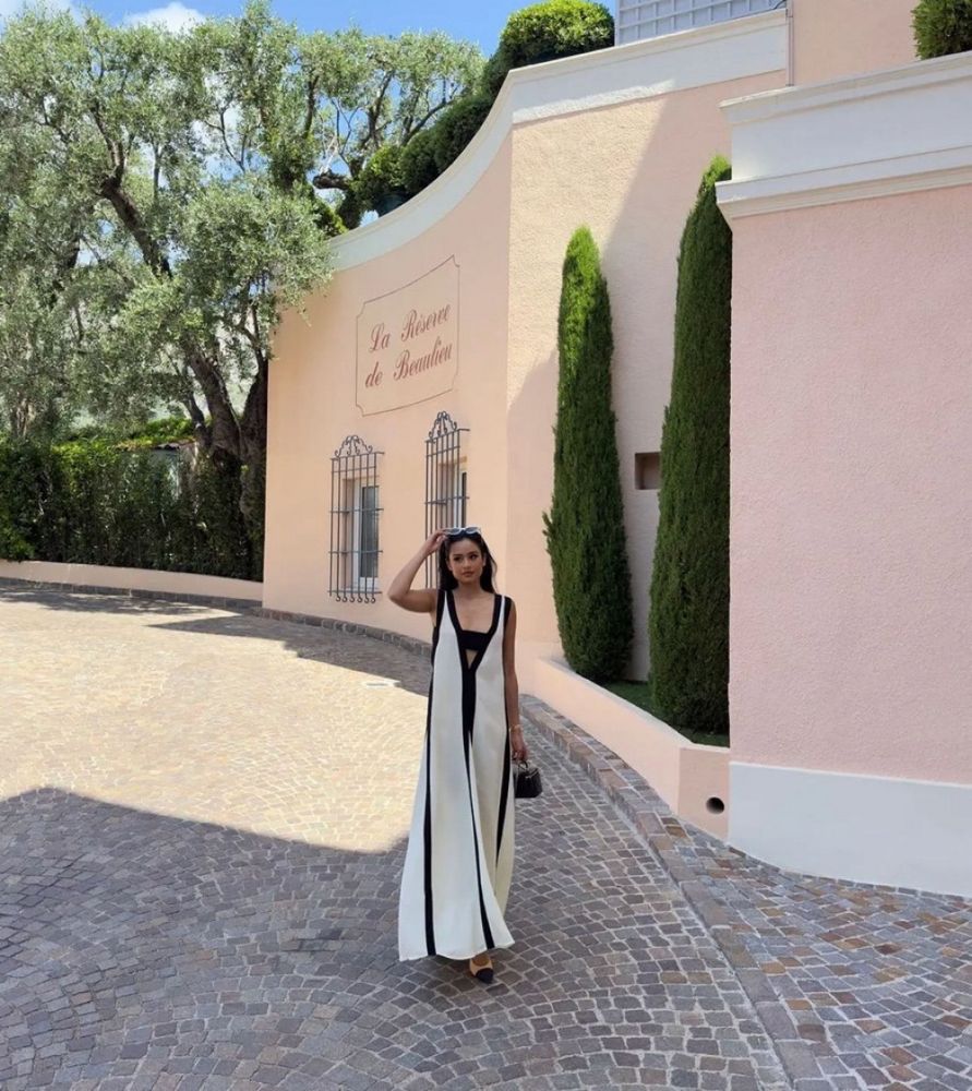 Monochrome Contrast Panel Maxi Dress